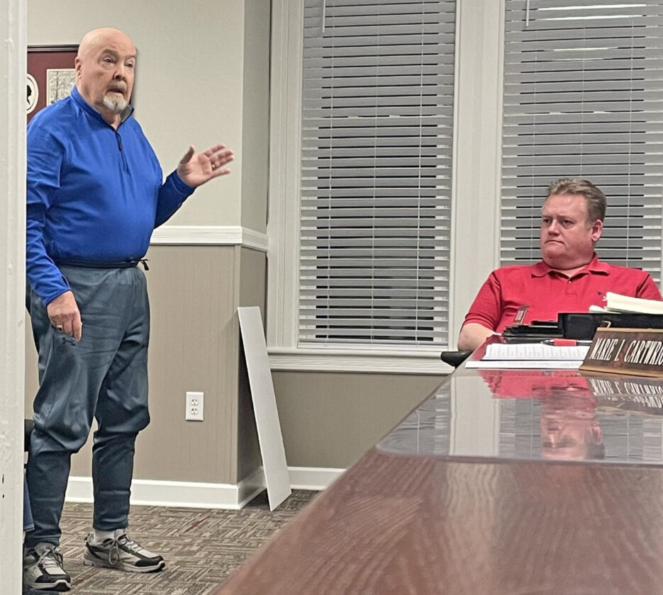 City residents ask Canfield trustees to help stop debris dumping at annex location | News, Sports, Jobs - Vimarsana News